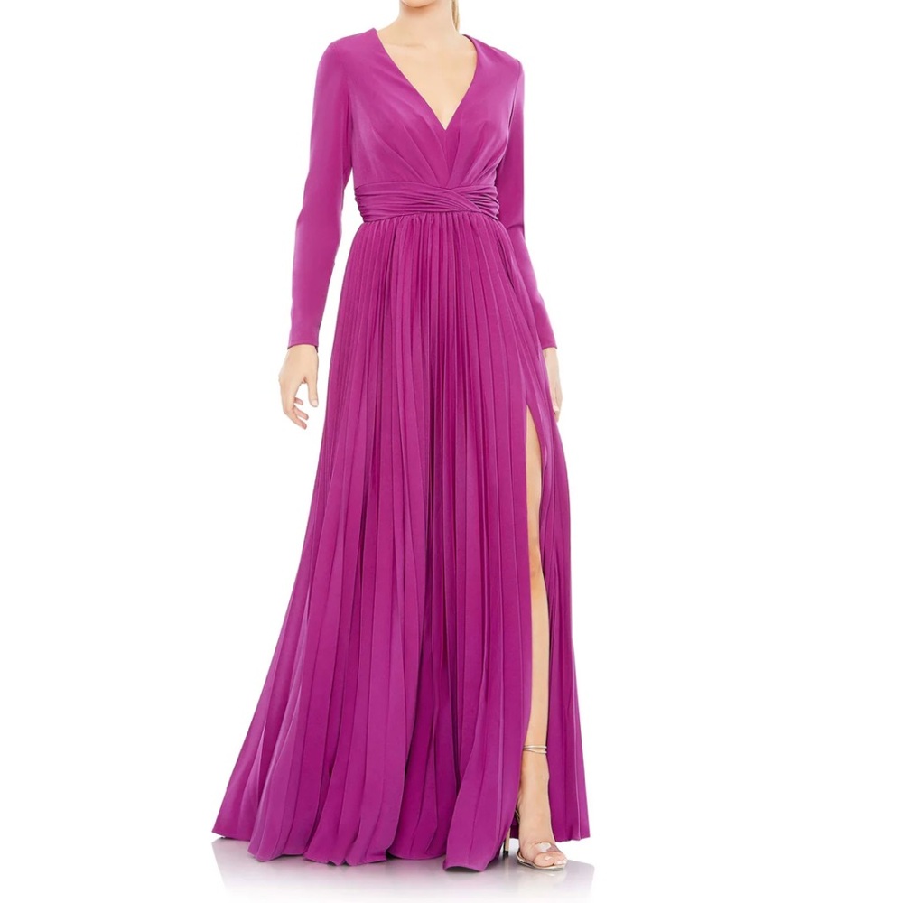 MAC DUGGAL Olive Green Elegant V-Neck Long Sleeve Pleated Evening Gown - Reemoly